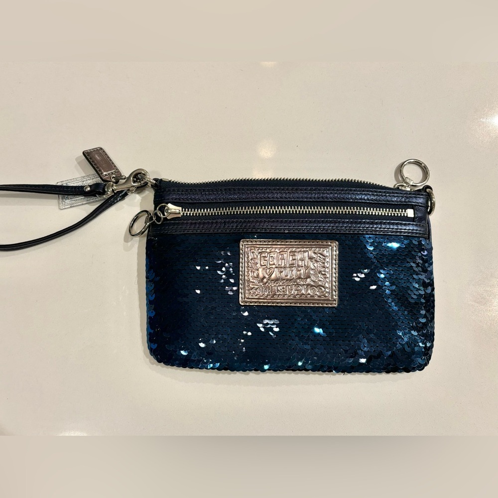 Coach poppy wristlet/mini shoulder bag